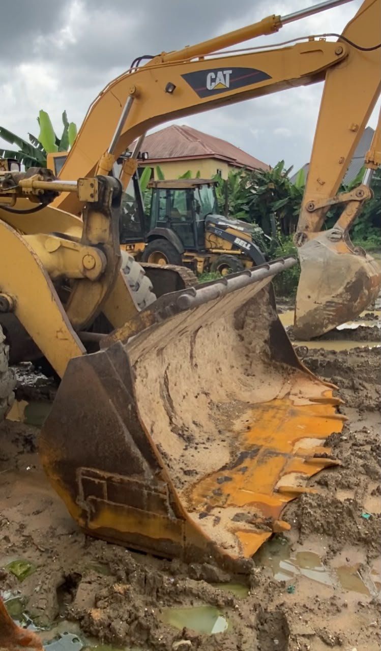 Services caterpillar working 2